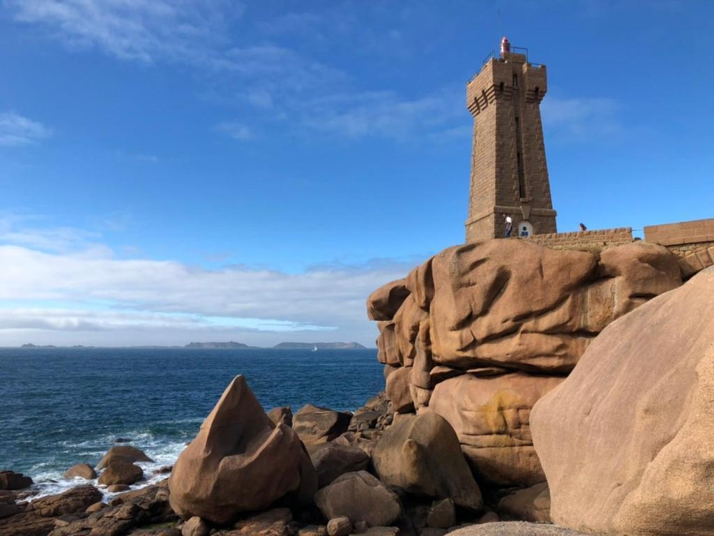 Les Ecolodges Sous Le Phare Louannec Luaran gambar