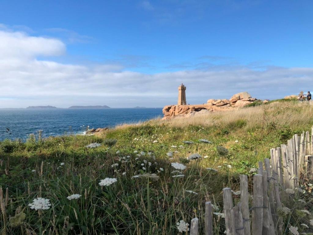 Les Ecolodges Sous Le Phare Louannec Luaran gambar