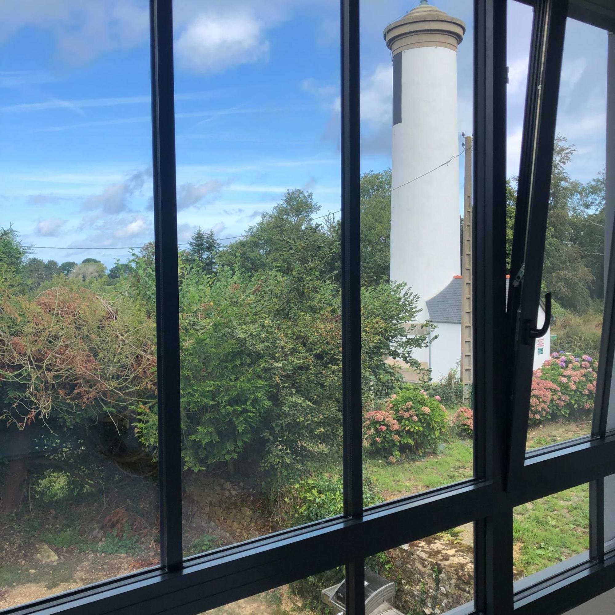 Les Ecolodges Sous Le Phare Louannec Luaran gambar