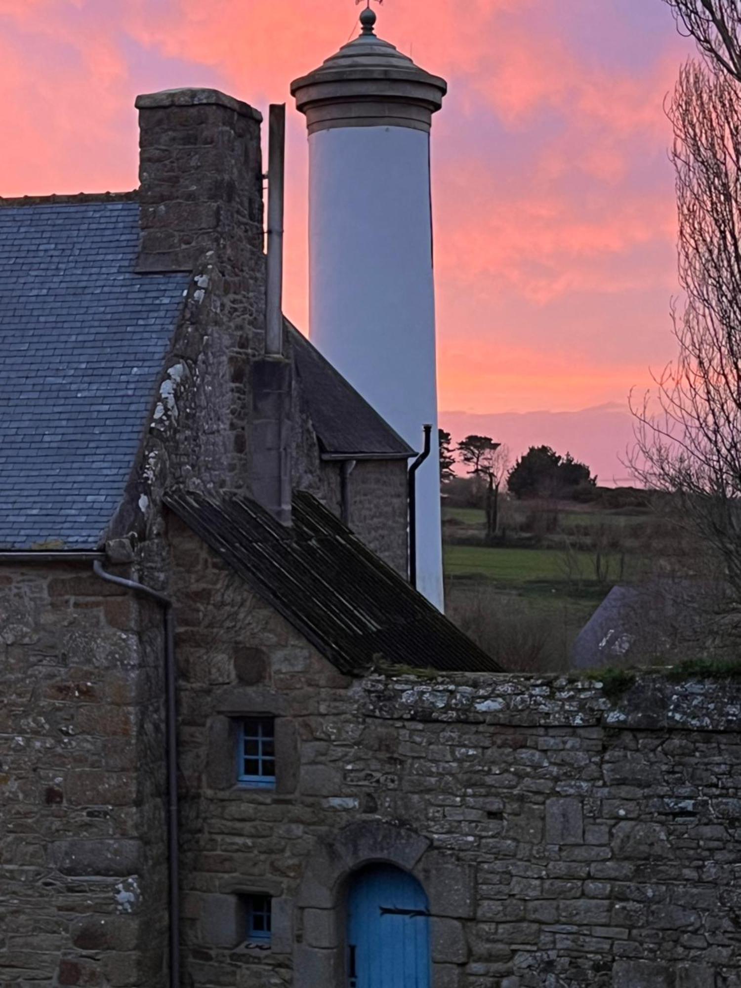 Les Ecolodges Sous Le Phare Louannec Luaran gambar