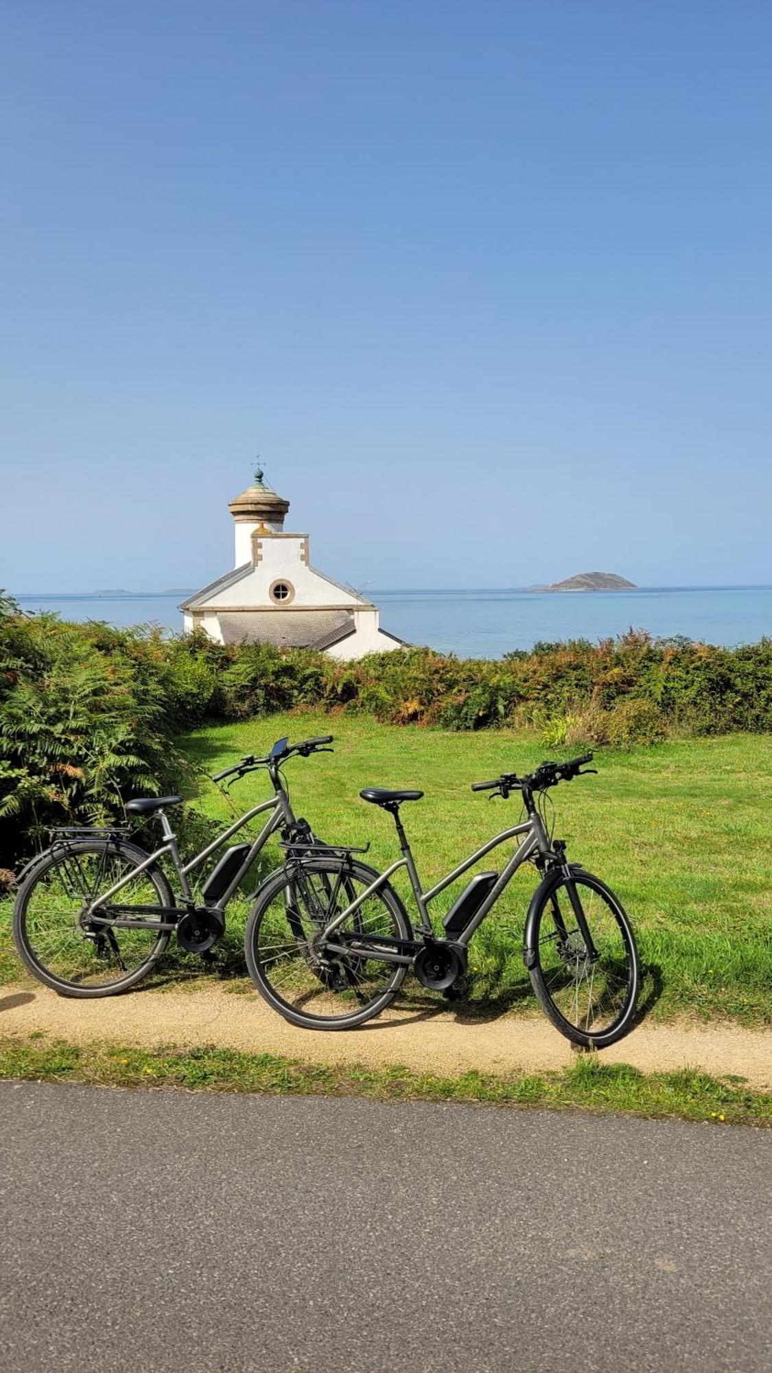 Les Ecolodges Sous Le Phare Louannec Luaran gambar