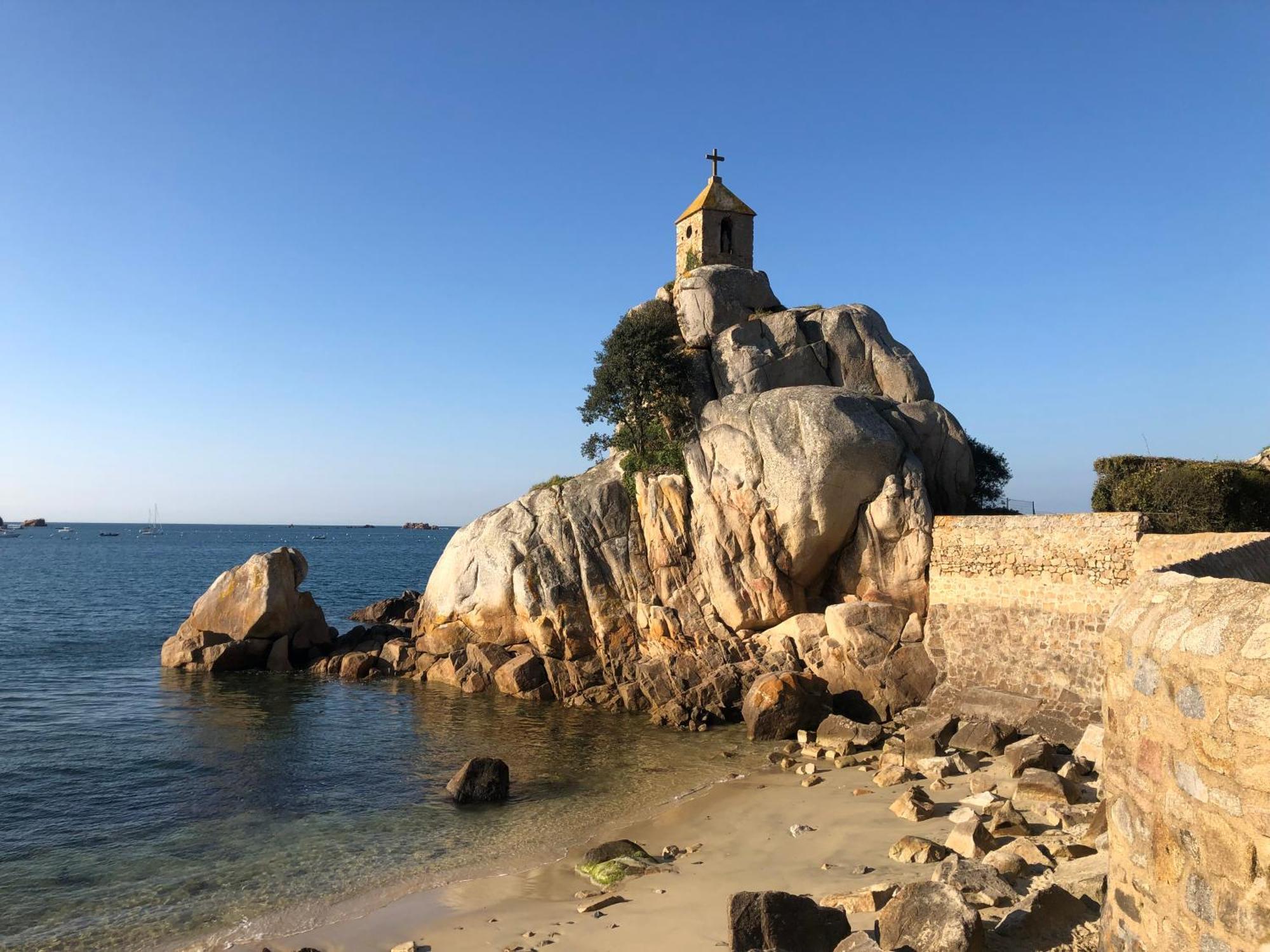Les Ecolodges Sous Le Phare Louannec Luaran gambar