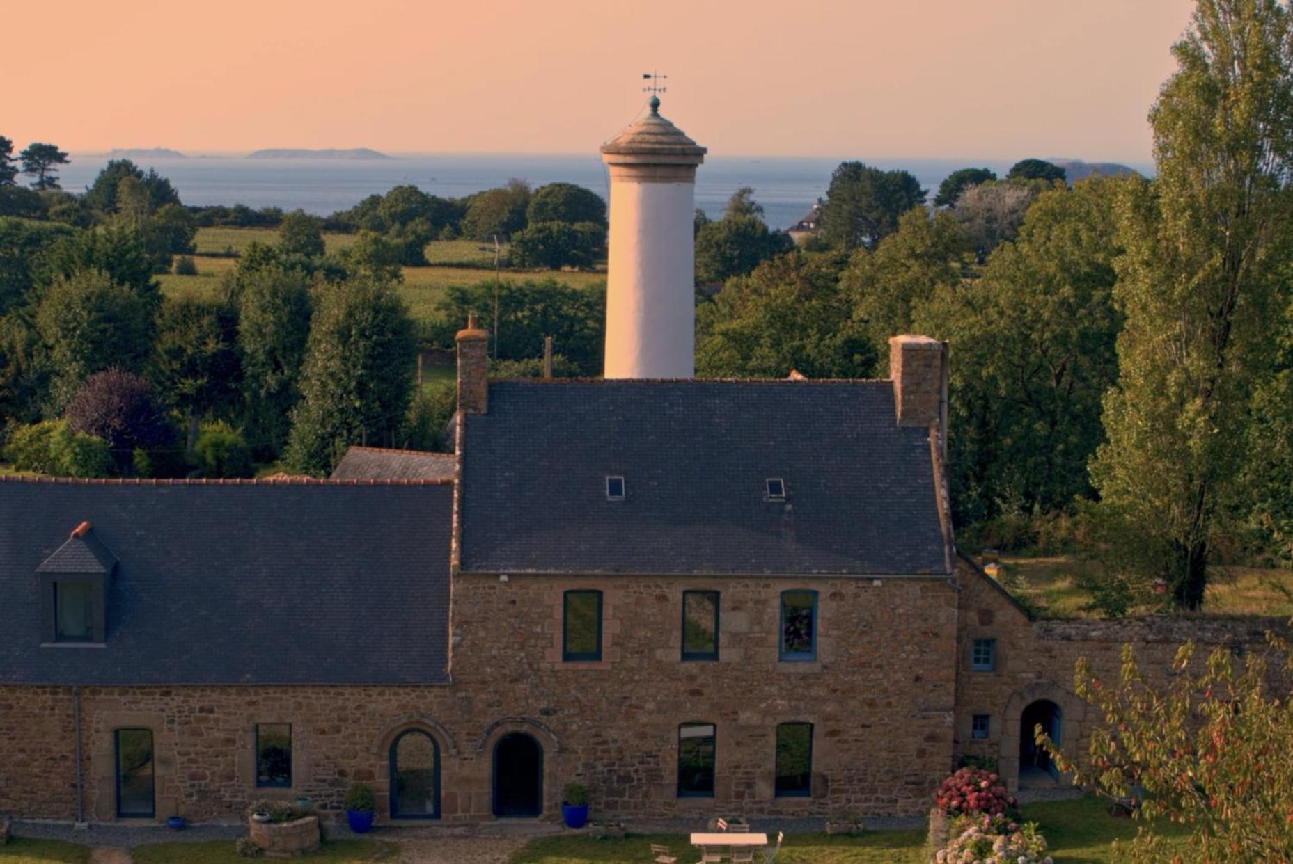 Les Ecolodges Sous Le Phare Louannec Luaran gambar